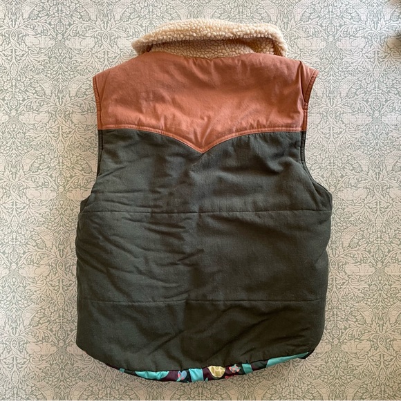 Big Fungus Mushroom Reversible Vest Sherpa Collar Forest Green & Tan - Picture 4 of 6